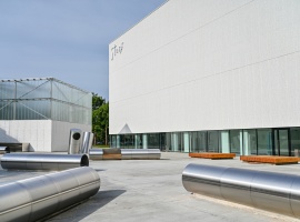 gallery-item