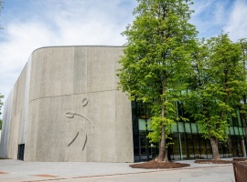 gallery-item